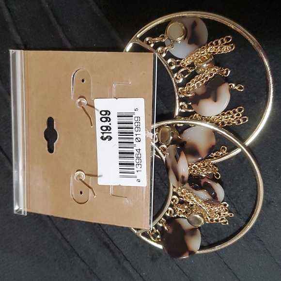 Erica Lyons Dangle Earrings - Picture 2 of 3